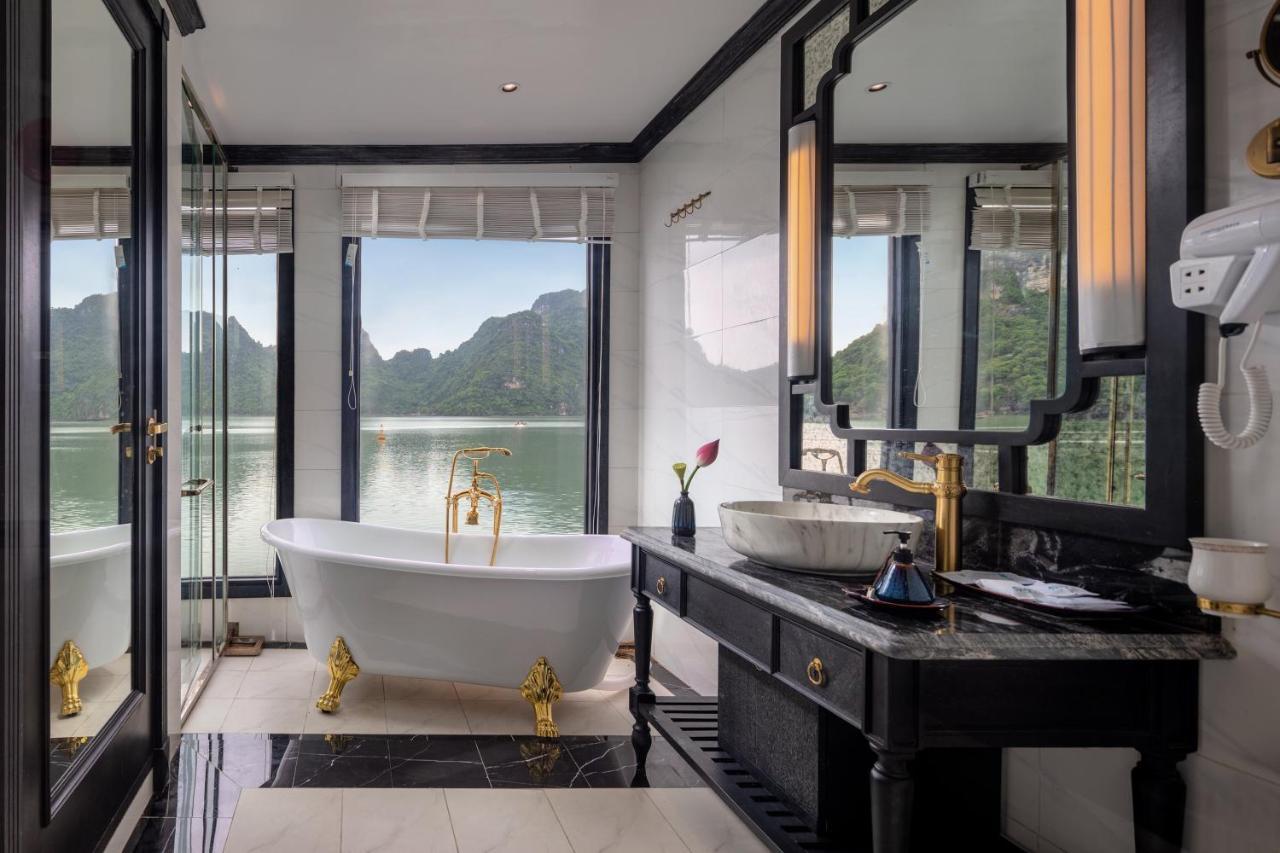 Le Journey Luxury Cruise Hotel Ha Long Exterior photo